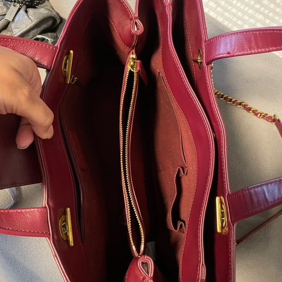 Two-way Burgundy Quilted Leather Tote - Picture 9 of 9